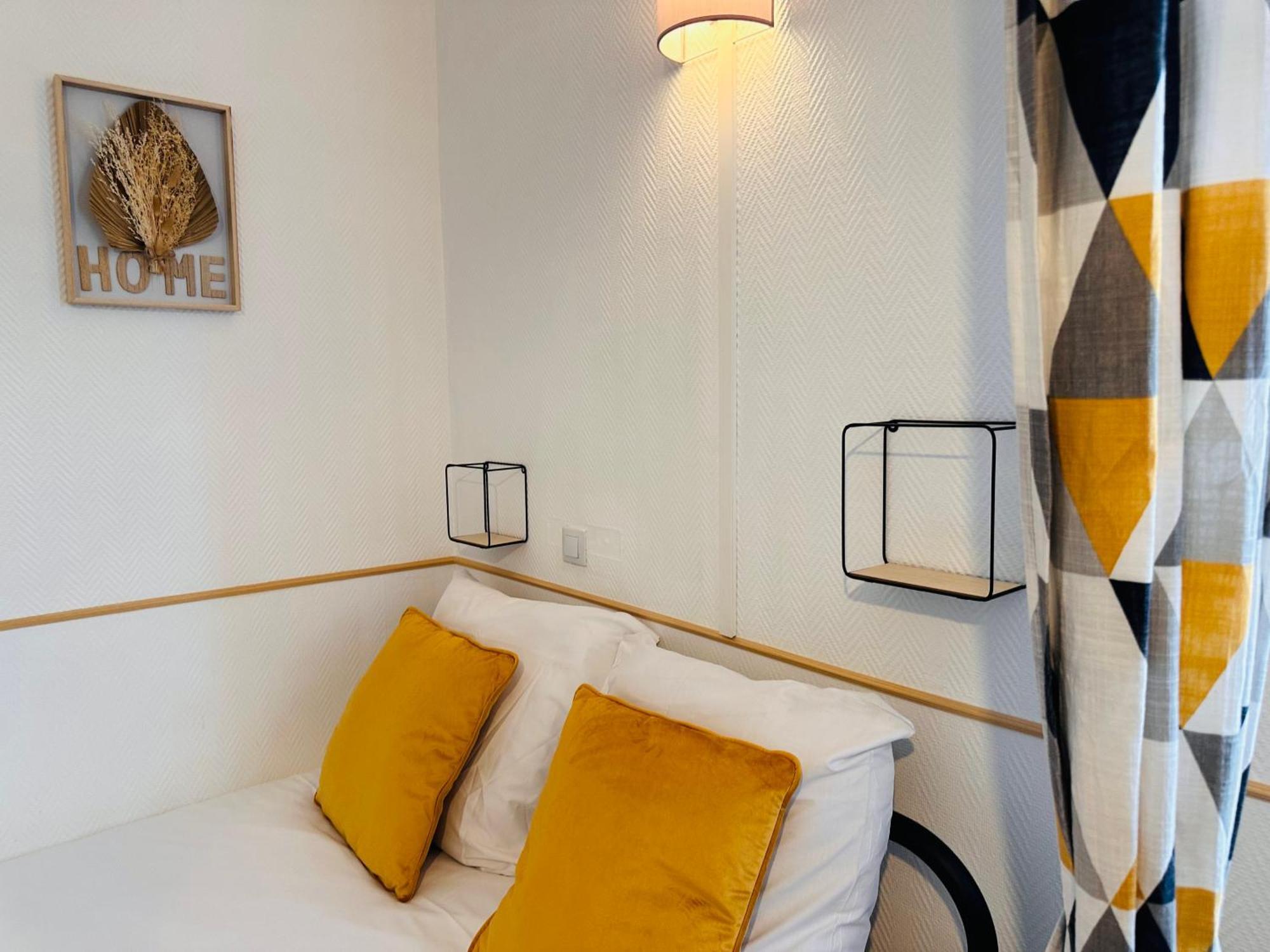 Orleans Centre Proche Gare - Appartement Fonctionnel Residence Calme Parking Prive Gratuit - Le Central Elegance Exterior photo